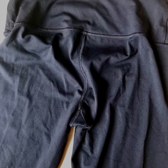 Victoria Secret Sport 3/4 length workouts legging. Sexy, squat proof!! - Picture 6 of 6